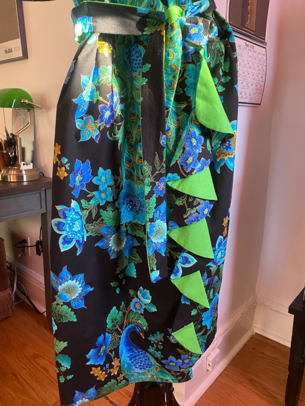 RETRO PIN UP CLASSIC PRINT PENCIL DRESS // Victory Parade by LIMB - Picture 3 of 4
